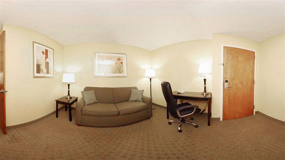 Fairfield By Marriott Inn & Suites Louisville Airport Екстериор снимка